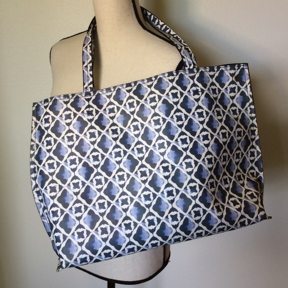 EUC Elliott Lucca Blue & White Large Tote